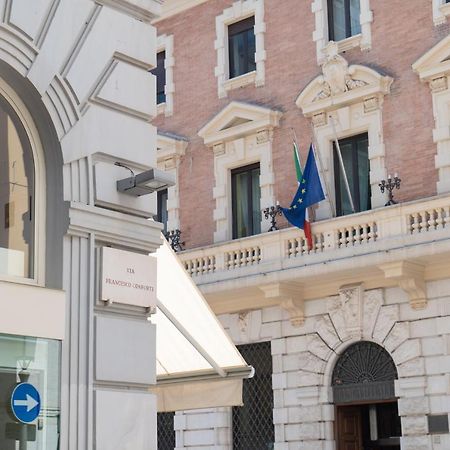 Ferienwohnung Relais Palazzo Olimpia - Corso Vittorio Emanuele Salerno Exterior foto